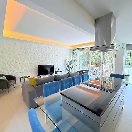Center With Sea Views & Free Parking By Your Key Madeira Apartment Funchal (Madeira)