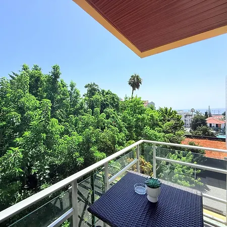 Center With Sea Views & Free Parking By Your Key Madeira Funchal (Madeira)