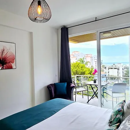 Apartment Center With Sea Views & Free Parking By Your Key Madeira