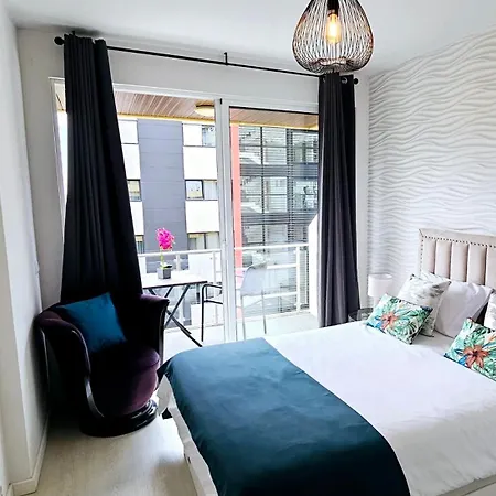 Center With Sea Views & Free Parking By Your Key Madeira