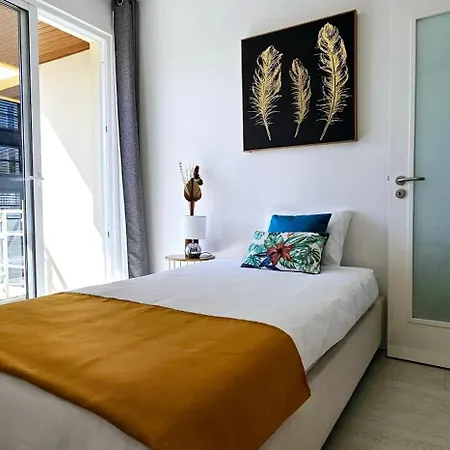 Hdfm Collection - Centro With Sea Views & Free Parking *