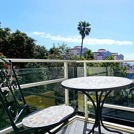 Center With Sea Views & Free Parking By Your Key Madeira Apartment