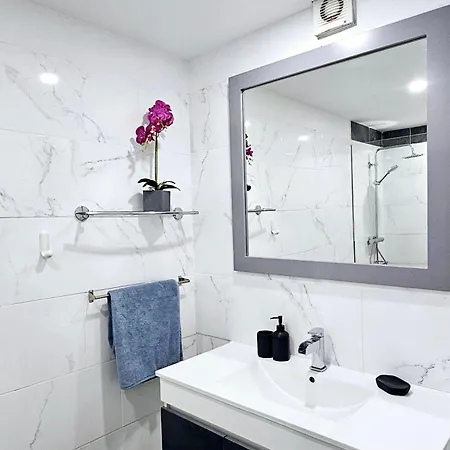 Center With Sea Views & Free Parking By Your Key Madeira *
