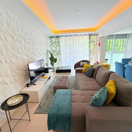 Center With Sea Views & Free Parking By Your Key Madeira Funchal (Madeira)