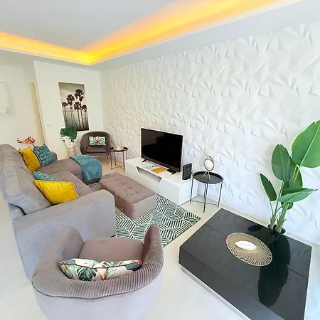 Center With Sea Views & Free Parking By Your Key Madeira *