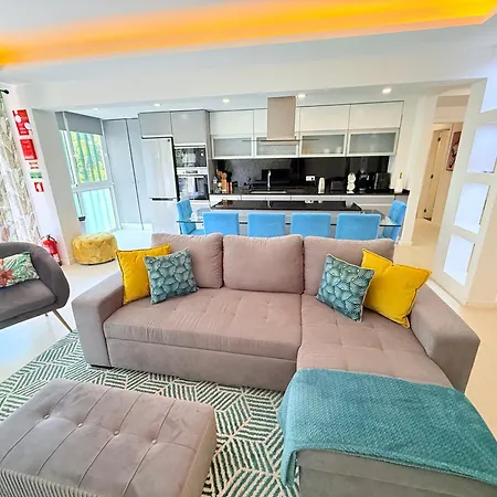 Apartment Center With Sea Views & Free Parking By Your Key Madeira *