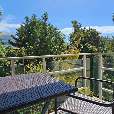 Center With Sea Views & Free Parking By Your Key Madeira Apartment