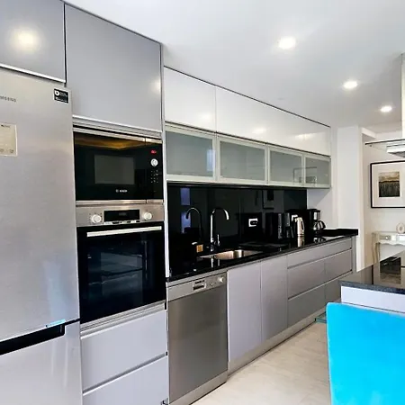Center With Sea Views & Free Parking By Your Key Madeira *
