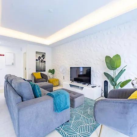Apartment Center With Sea Views & Free Parking By Your Key Madeira