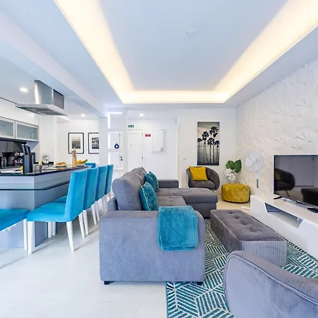Apartment Center With Sea Views & Free Parking By Your Key Madeira *
