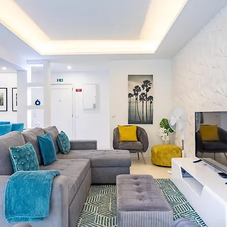Apartment Center With Sea Views & Free Parking By Your Key Madeira *