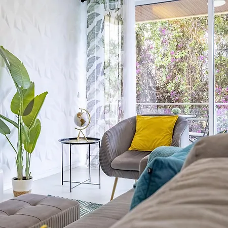 Apartment Center With Sea Views & Free Parking By Your Key Madeira *