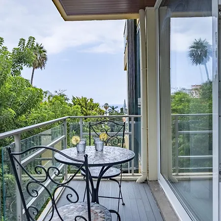 Center With Sea Views & Free Parking By Your Key Madeira Apartment
