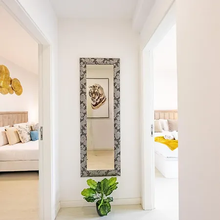 Center With Sea Views & Free Parking By Your Key Madeira Apartment *