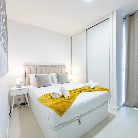 Center With Sea Views & Free Parking By Your Key Madeira * Funchal (Madeira)