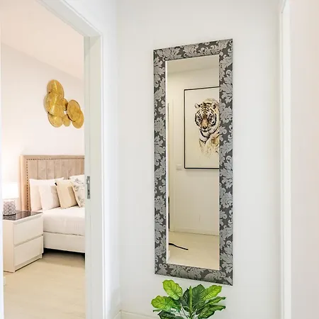 Center With Sea Views & Free Parking By Your Key Madeira *