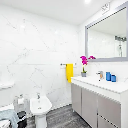 Center With Sea Views & Free Parking By Your Key Madeira Apartment Funchal (Madeira)