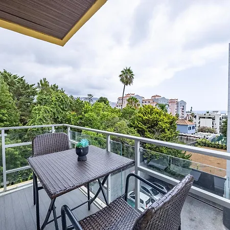 Center With Sea Views & Free Parking By Your Key Madeira Apartment Funchal (Madeira)