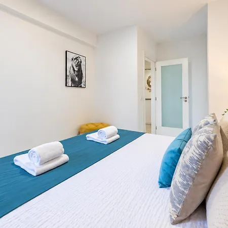 Funchal Town Centre With Sea Views & Free Parking By Hdfm Collection * Funchal (Madeira)